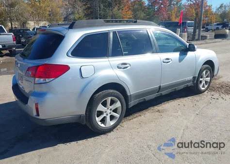 2013 Subaru Outback 2.5I Premium z USA, uszkodzony, nr VIN 4S4BRBCCXD3303853